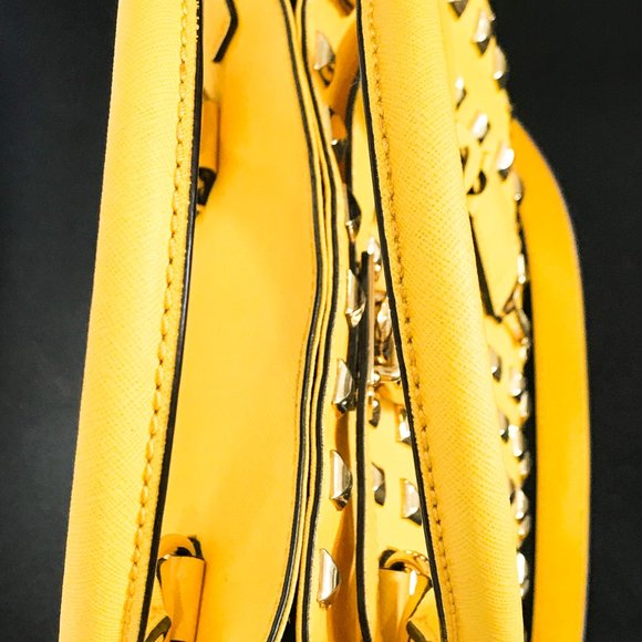 MK MICHAEL KORS | Hamilton Saffiano Leather Yellow Studded Purse | Lock & Key - Picture 9 of 16